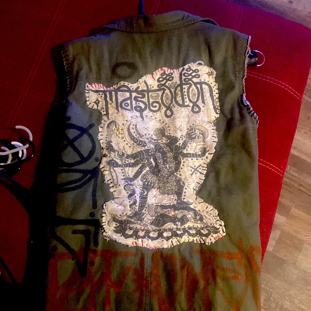 Mastodon patch vest